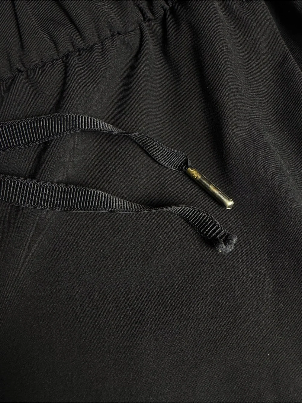 Lululemon On The Fly Jogger Black Size 2 28” inseam